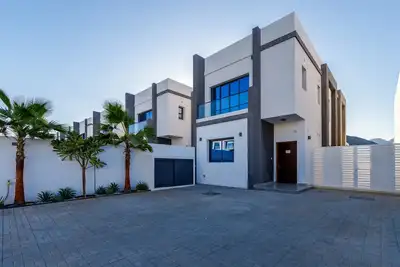 Image de Idyllic 3br Villa w/ Assis Rm, Temp Control Pool & Scenic Views in Al Dana Island