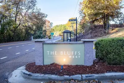 Image de Hotty Toddy Hideaway: 2-bedroom condo close to campus - New Listing