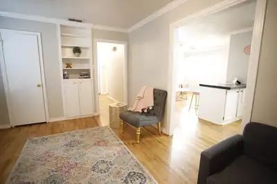 Image de Charming 2-bedroom house honoring musics Outlaws and Legends