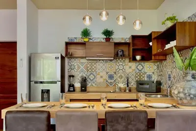 Image de 1 Br. | Excellent emplacement | Spacieux | Piscine