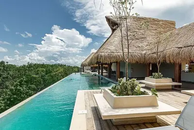 Image de 2 Cbr. | Infinity Pool + Jacuzzi | Spacieux