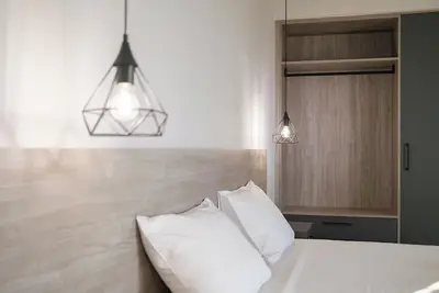 Image de Sky-High Central Penthouse w. Stunning Views - 03