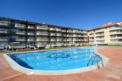 Image de Appartement en bord de mer à Griells avec piscine