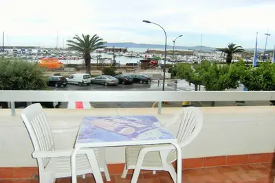 Image de Appartement א Estartit avec plage de mer
