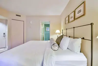 Image de Classic Spacious Studio Suite!