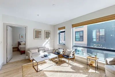 Image de Conveniently located condo with full kitchen, shared hot tub, and balcony