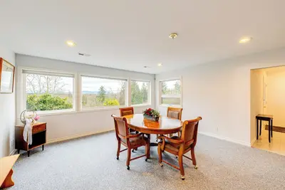 Image de 9 Mi to Birch Bay: Duplex w/ Mt Baker Views!