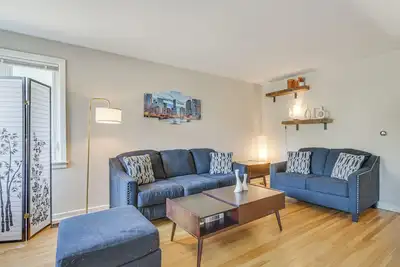 Image de Home w/ Fenced Yard: 13 Mi to Downtown Chicago!