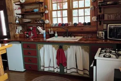 Image de Cozy 2 bedroom rustic cabin, once long ago, a Barn, today called Barnhouse…!