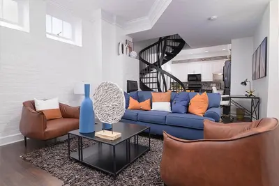 Image de Downtown Loft W Spiral Staircase