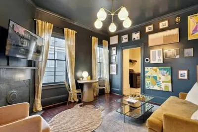 Image de Boho Chic Victorian Home - Walk to Forsyth