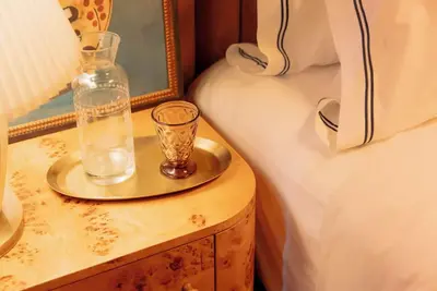 Image de Double Queen Bliss, Fidelity Hotel, 2 Rooms, Steps from Downtown Attractions