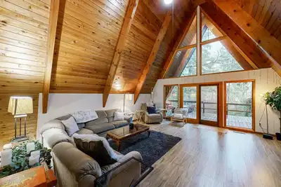 Image de Wooded hideaway, a tranquil retreat in the heart of Beaverton with loft and WiFi