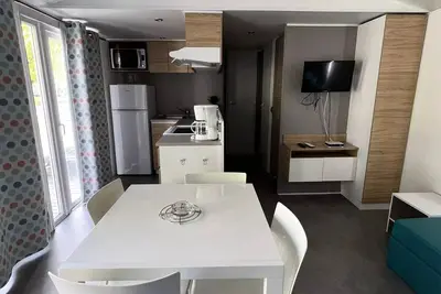 Mobil-home | Comfort Xl | 3 Ch. | 6 pers. | Terrasse surélevée non couverte | Tv