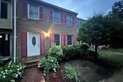 Image de Modern Springfield 3br -- Walk to Shops -- Minutes to Dc & Fort Belvoir