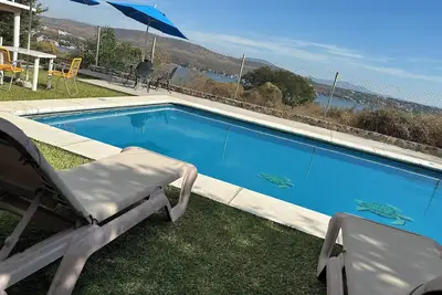 Image de Charming 2-bedroom cottage with WiFi, Ac in tranquil Tequesquitengo