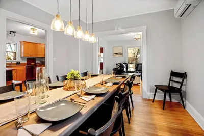 Image de Spacious 5-Bedroom Home with Game Room in Amherst - Mins to UMass