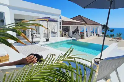 Image de Beach Chic 2-Bedroom Villa – 100% 5-Star Rated - Luxury Redefined