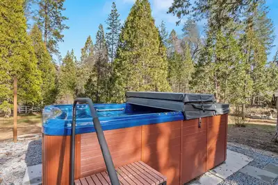 Image de Brand New Swim Spa! Game Room! Bbq! 5 Bed:3 Bath!