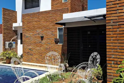 Image de Attached house w/ pool near \"La Olla\" stadium (Pet-Friendly)
