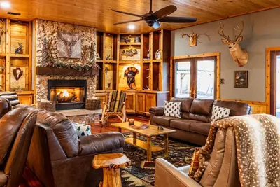 Image de The Lodge at Lake Martin: Sleeps 35