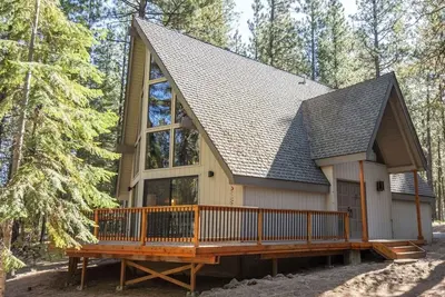 Image de Charming Black Butte Ranch Retreat – Walk to Pool & Trails, Cozy Vintage Vibes