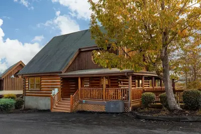 Image de Livin On the Edge Hot Tub/ Community Pool