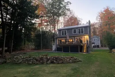 Image de Stunning Lakeside Cottage on Great Sacandaga Lake available during Track Season