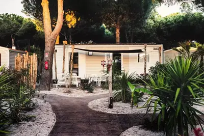 Image de Privilège Premium 2 chambres 2 salles de bain Garden Jacuzzi 4 à 5 personnes - 4 pers. inclus dans le tarif