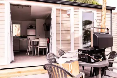 Image de Privilège 3 chambres 2 salles de bain Garden Jacuzzi 6 personnes