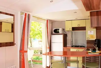 Image de Mobile-Home 30m² - Standard - 2 chambres - terrasse semi-couverte - Tv - Clim 4 personnes