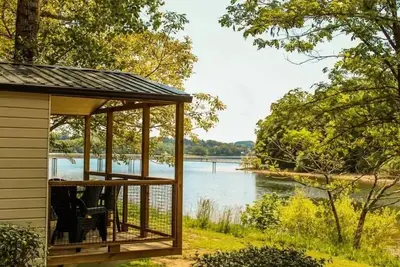 Image de Mobil home Confort Bay - 2 chambres - Vue sur le lac 4 personnes