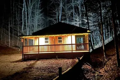 Image de Cozy River front cabin w/Private natural spring. Pet Friendly!