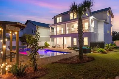 Image de 🌅 Saltwater Sunsets | Private Pool | Close to Beach | Dog Friendly* | Free Excursions ☀️