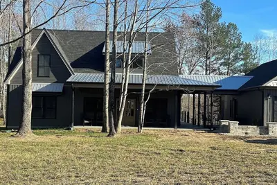 Image de Holliday Inn, The Pines - Spacious and Luxurious 4 Bedroom Lake Home Sleeps 12