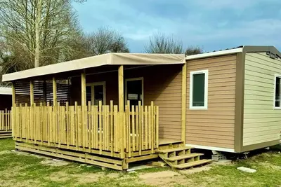 Image de Mobil-home Confort 32m² (2 chambres) dont terrasse couverte + Tv + Bbq 4 personnes