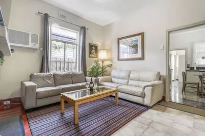 Image de Spacious Urban Delight in Coburg