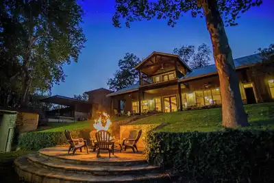 Image de Charming Farmhouse-Pool Table-Ping Pong-River Views