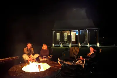 Image de Cozy tiny house cabin on a farm stay in charming Oxford with seasonal pool