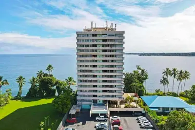 Image de Penthouse Paradise 2 Bedroom Apartment on the water, overlooking Hilo Bay! !
