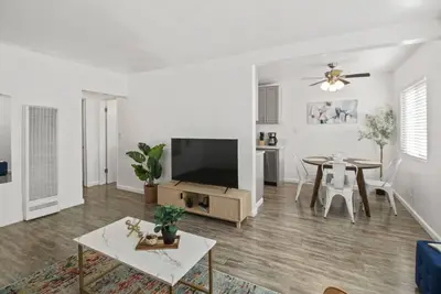 Image de Elegant City Suite • King Bed