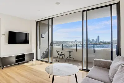 Image de Two bedroom modem apartment 5 mins to beach