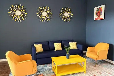 Image de 2 king beds Luxury Blue themed Cozy retreat