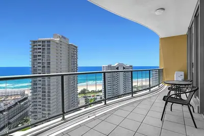 Image de Two Bedroom Partial Ocean View Apt with Parking