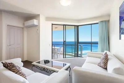 Image de Spacious Ocean View 1-Bedroom + Parking in Surfers