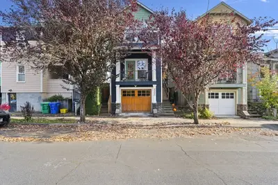 Image de Spacious Monthly Stay • 2br/2. 5ba • Pets Welcome