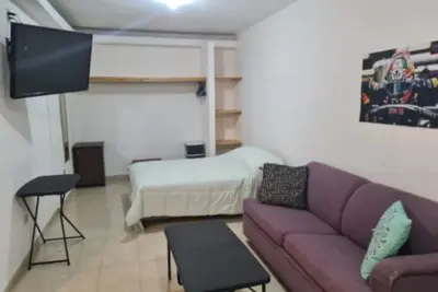 Image de House in downtown area 8 minutes from the consulate, downtown with many food areas.