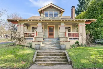 Beautifully Furnished 5 Br, 3-Baths Home in Ne Portland