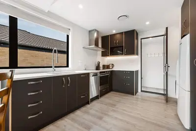 Image de Stylish 2-bedroom house, nestled in the heart of Clyde