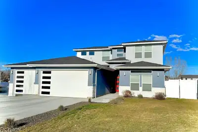 Image de Conveniently located modern home in Boise